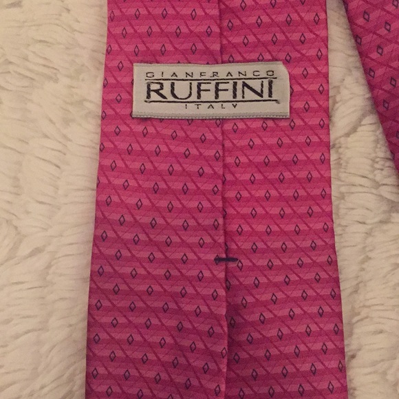 Men’s Tie - Picture 2 of 3